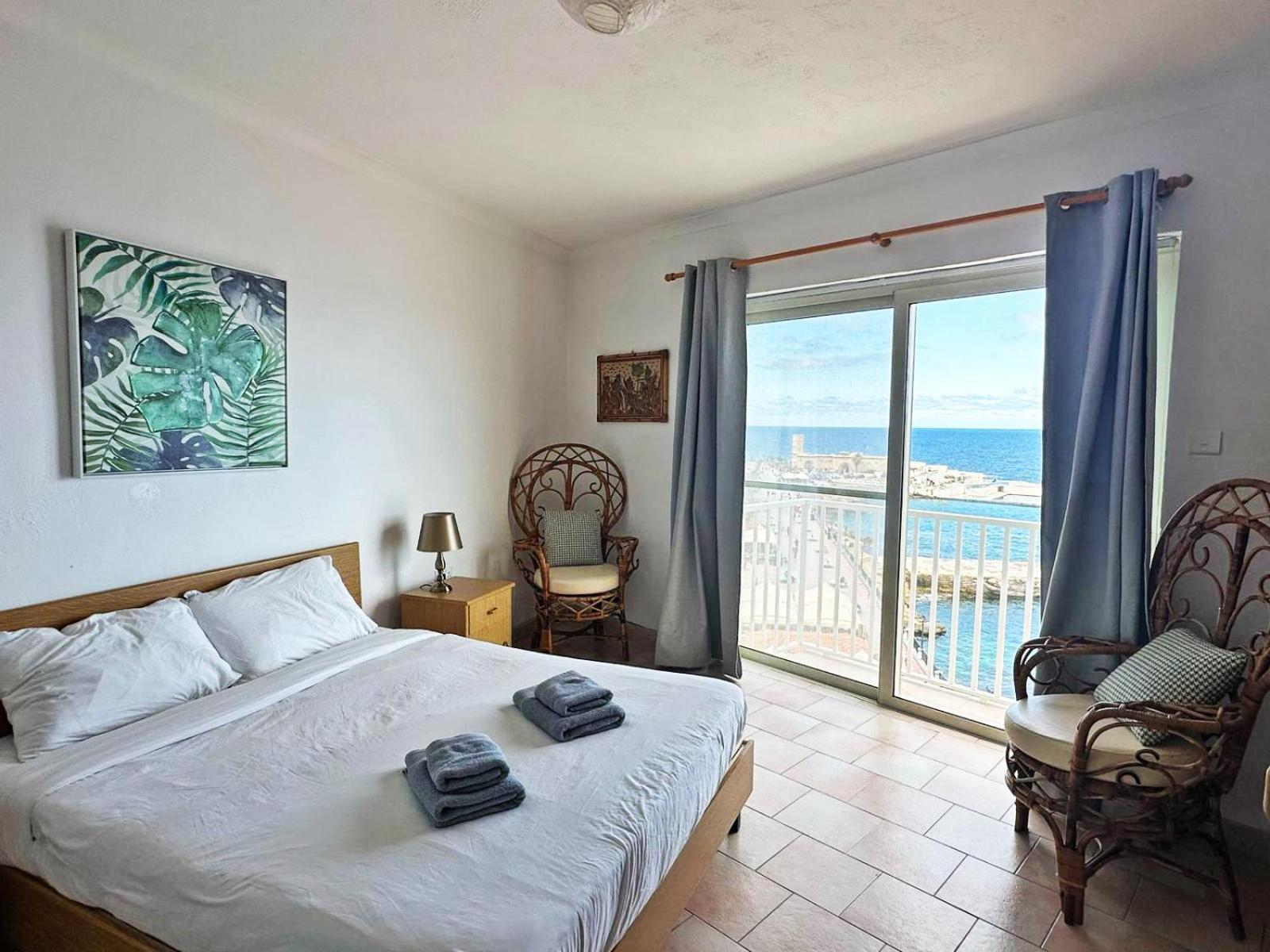 6Th Floor Seafront Apartment With Open Sea Views 슬리에마 외부 사진